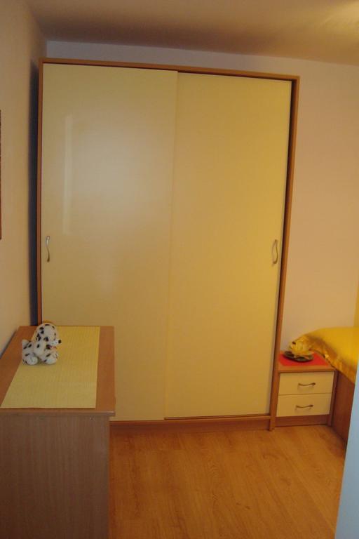 Apartment Radalj Kaštela Habitación foto